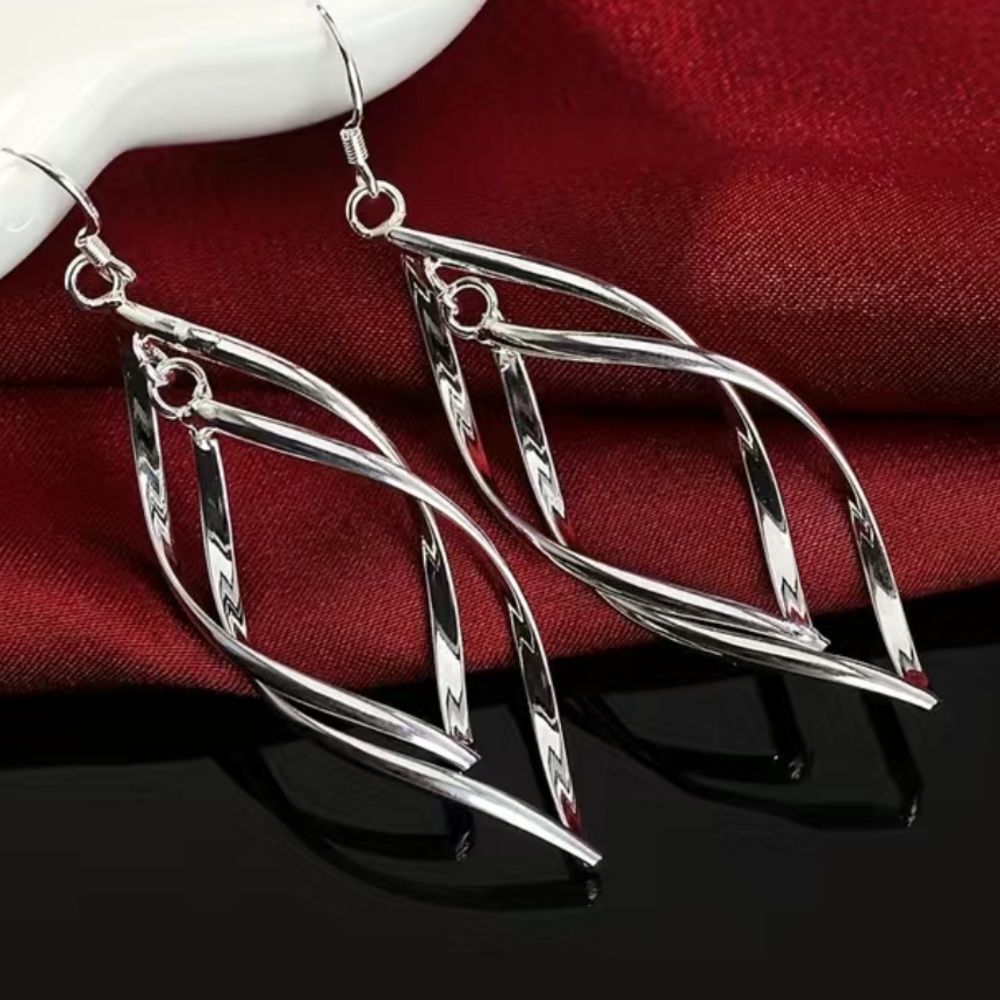 Elegant Dangle Earring